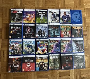 Velika kolekcija originalnih PS5 i PS4 fizičkih izdanja (kutije sa