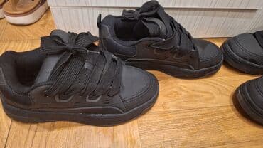 nit haljine: Patike Zara ;1 par =3000 dinara;brojevi 34 i 36.Crne boje — 4