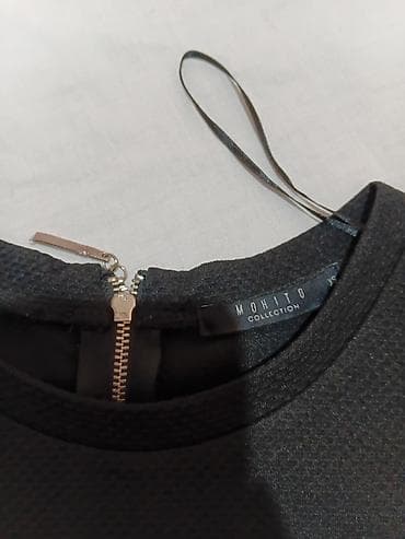 buzz nike dunk: Crna ženska bluza – Mohito Collection, veličina XS - Elegantna crna — 3