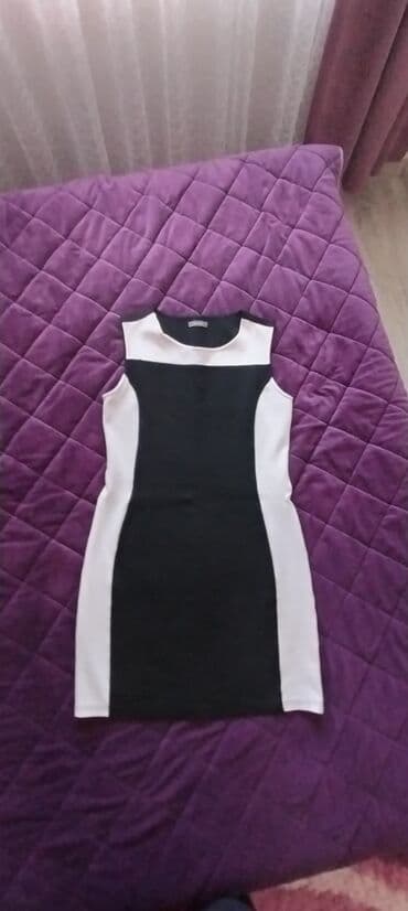 Prelepa crno bela haljina brenda c&a, vel L, ima puno elastina i — 6