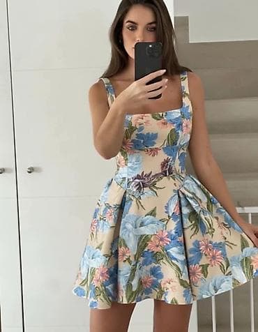 mini maus haljina: Letnja mini haljina sa cvetnim printom - Kroj: struk naglašen, gornji — 2