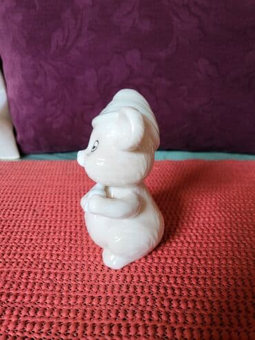 porcelanske solje za caj: Porcelanska nova,vintaz figura. Visina. 11cm. Duzina — 6