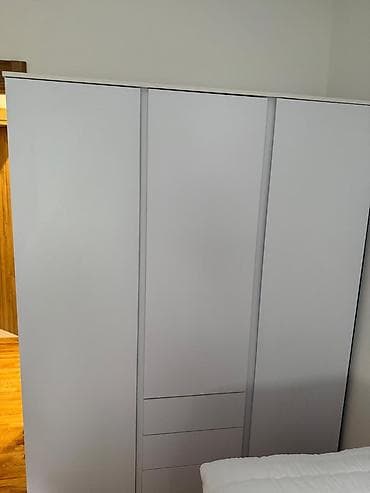 komode i vitrine: Moderan set nameštaja za spavaću/sobicu: ormar + jednokrevetni krevet — 1