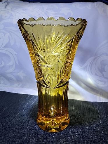 Muzički instrumenti: Vaza 1971g Zabkowice Poljska. Poljska vaza,presovano staklo,nigde — 1