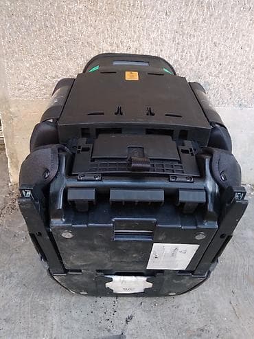 santoro ranac na tockice: Auto sediste za decu Free On do 150 cm. malo flekavo sediste — 5