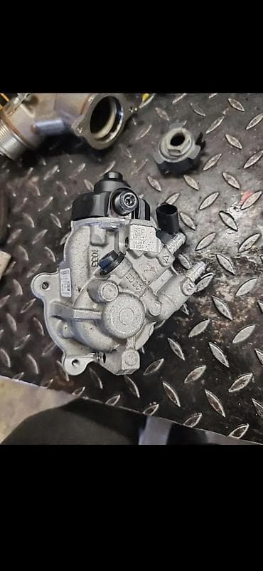 za motor: AUDI A4 A5 A6 Q5 Q3 PUMPA VISOKOG PRITISKA 04L130755E | Audi delovi — 2