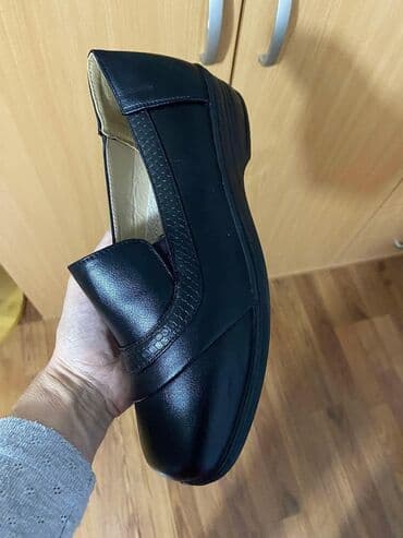 Sweatpants: Loafers, 39 — 2