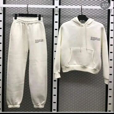 pamucni bademantil: Pamucne trenerke
Cena 3600din
S m l — 3