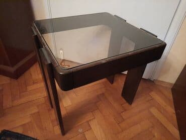 sofa za spavanje sa feder dusekom rs: Mali drveni (klub) stocic sa staklom Dimenzije 48x48 cm Visina oko — 8