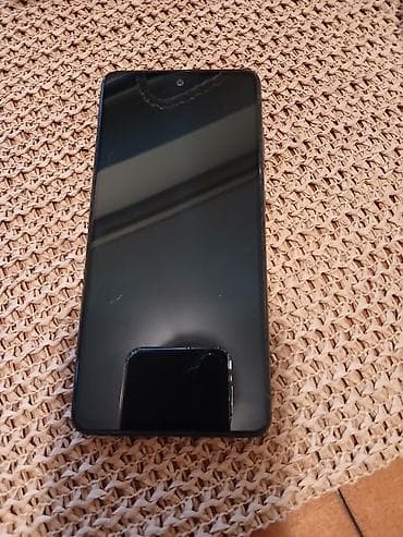 igrice 450: Samsung Galaxy A52s 5G – crni - Ekran: 6.5" Super AMOLED, 120 Hz — 4