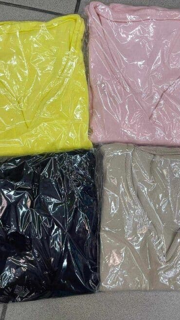 majice za teretanu: Majica 
1 kom 1600 din
2 kom 2100 din — 2