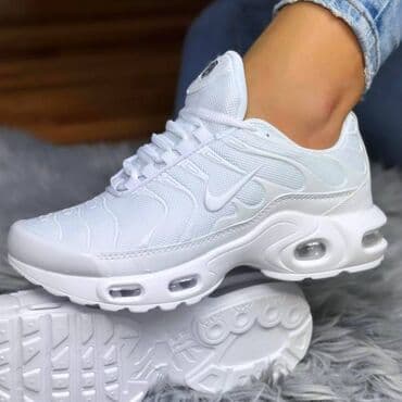 moderne cizme za zimu 2022: Nike air max tn patike 

Novo
Brojevi 36 do 46

fb Moja Kupovina 1 — 1
