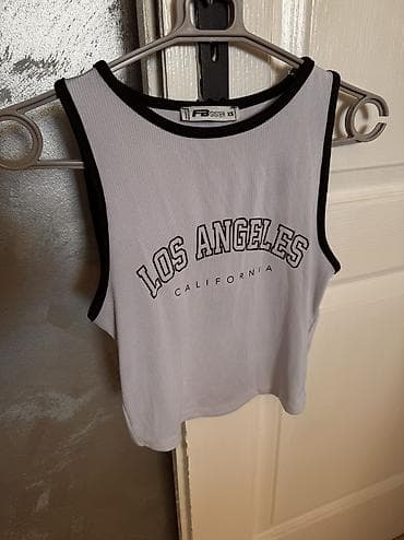 Muška odeća: Beli top 
odgovara s velicini — 1