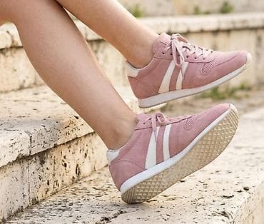 Ženske patike – roze boje sa belim detaljima - Dizajn: niske patike