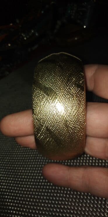 Personal Items: NARUKVICA — 1