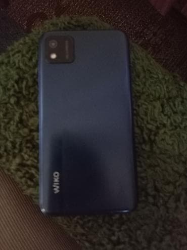 telefon za decu: Pametni telefon kompaktnih dimenzija sa ekranom od približno 4–4.5 — 2