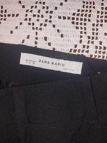 bermude 4100: ZARA ŠORTS Elegantni crni šorts iz Zarine Basic kolekcije. Veličina S — 4