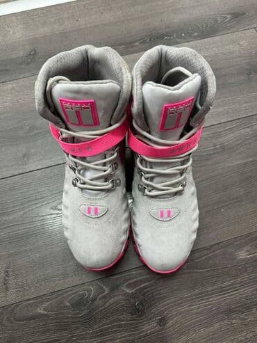 Other women's footwear: High boots, 37 — 5