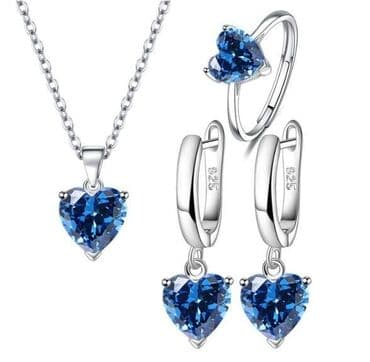 925 cena: Komplet sa žigom 925 Prsten podesiv Cena:2000din Dobija se u poklon — 4