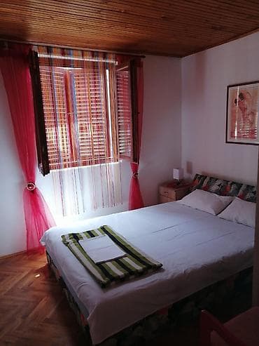 apartment for rent: Sutomore, iznajmljujem apartman i sobe. Sobe sa dva, tri i četiri — 4