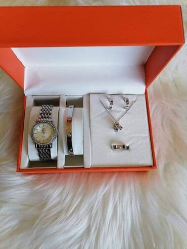 Komplet sa kutijom
Cena:2800din na lalafo.rs Komplet sa kutijom
Cena:2800din