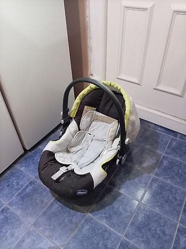 Chicco auto-sedište/nosiljka za bebe - Tip: kompatibilna