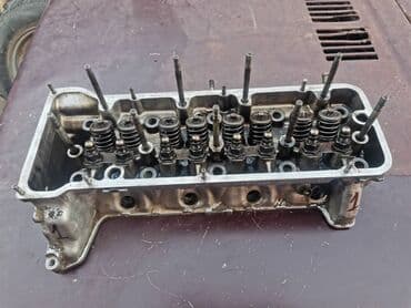 poklopac glave motora: Glava motor Lada 2121,21213 Niva br.1. Polovna, ocuvana. Skinuta sa — 2