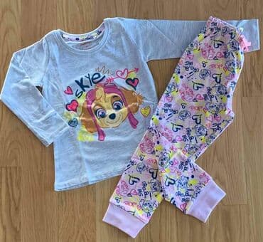 Bodysuits and Footies for babies: Pidzamice 
Razne Vel
Od 134 do 8
Cene od 1050 do 1350 — 11