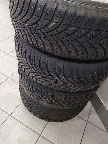pezo 205 delovi: 5x114, 3 16ice sa gumama top stanje dot 2024 - Dimenzije guma: 215/65 — 3