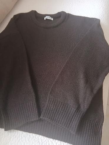 Prelep dzemper braon boje zbog velicine ne odgovara kao nov jednom na lalafo.rs Prelep dzemper braon boje zbog velicine ne odgovara kao nov jednom