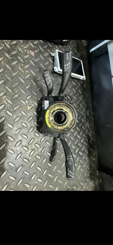 daljinsko upravljanje: AUDI Q5 ABLENDER RAKETA RUCICA TEMPOMATA 8K0953568F | Audi delovi — 1