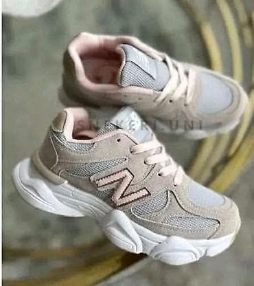 ugg cizme nove: Patike za devojcice za svakodnevno nošenje – sportsko‑casual model. - — 1