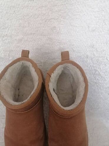 kozne cizme novi sad: Čizme, UGG, 39 — 7