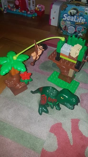 igracka traktor sa prikolicom: Lego duplo set 5597 .na zadnjoj slici su tri seta i 5596. dinosaurus — 4