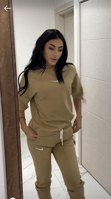 Sweatsuit Sets: Dvodelni ženski komplet – majica s kratkim rukavima i donji dio — 3