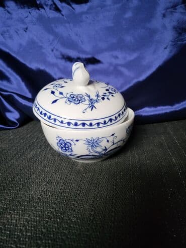 Secernica 1968 do 1987g.Kahla porcelan cvibl mustra Nemacka. Posuda