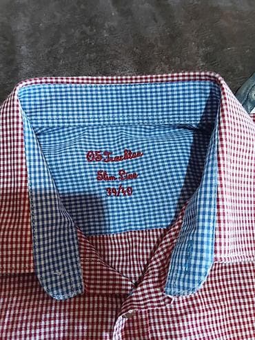 top: Muški lot garderobe koji se sastoji od tri komada: - **C&A — 7