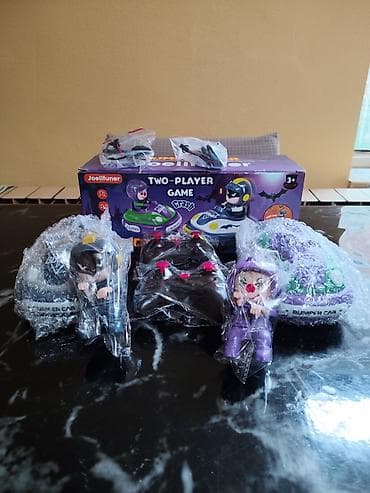 Dečija igračka na daljinski, Betmen i Joker. 600 dinara