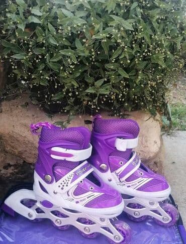 pocepane farmerke za devojcice: ‼️ AKCIJAAA ‼️ 🤩🤩 3800 din 🤩🤩 ⛸️⛸️Roleri sa Silikonskim svetlećim — 1