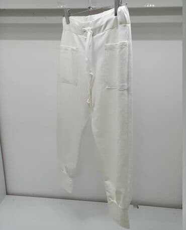 Pantalone: Extra kvalitetne
Vel S M
Super model — 3