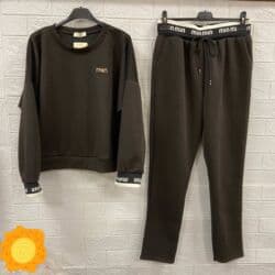 Donji delovi trenerke: 3000
E — 4