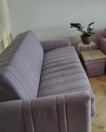 Na prodaju dva klik-klak troseda (KAO NOVI) + dve fotelje – komplet