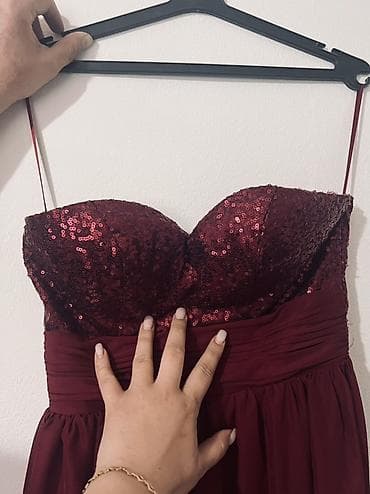 svecane suknje i bluze: Duga svečana haljina – 2 modela 1) Bordo haljina: - Gornji deo — 2