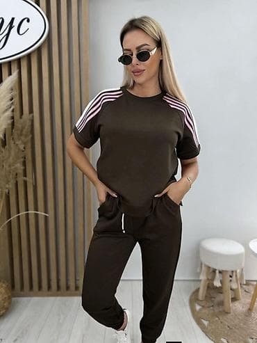 nike air max cena: Trenerka za žene – kratki rukav + donji deo sa džepovima - Tkanina — 10