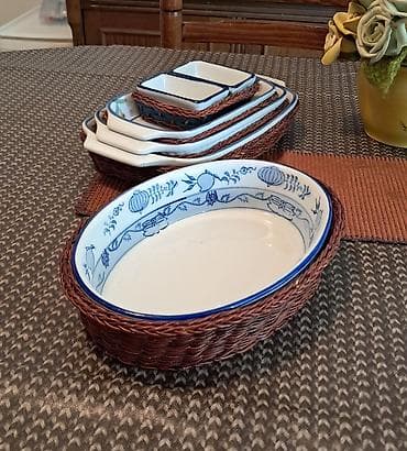 vodene igracke za decu: Komplet činija za serviranje hrane. Porcelan u korpicama od pruća — 3