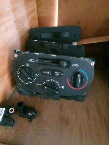 prekidac za auto: PREKIDAC ZA PEUGEOT 206 | Konzola grejanja i ventilatora. U ponudi i — 1
