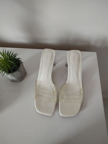 vm nike: Fashion slippers, Bershka, 38 — 1