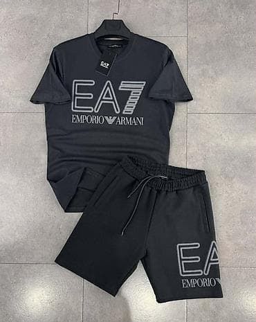 slazenger marka: Komplet majca+šorc
Cena 3600din 
S,M,L,XL,XXL
PS✨ — 6