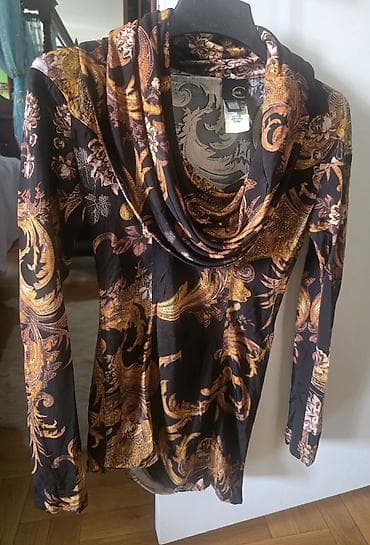 Roberto Cavalli just cavalli bluza. odlicno stoji. Velicina xs na lalafo.rs Roberto Cavalli just cavalli bluza. odlicno stoji. Velicina xs
