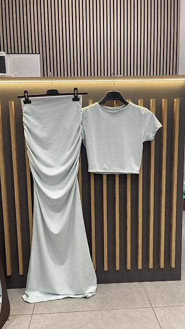 Kompleti: Ženski set – crop top i duga suknja s visokim strukom Likra 2200 din — 5